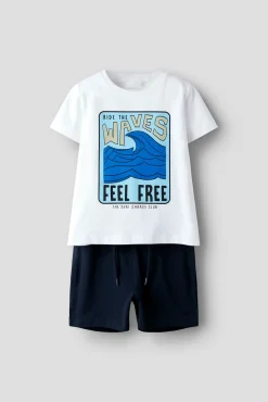 Conjunto T-shirt e bermuda