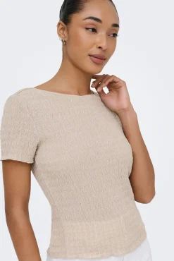 Crop top com estrutura