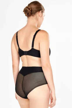 Cueca cintura alta invisível em renda