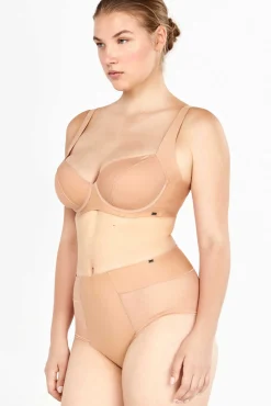 Cueca cintura alta invisível em renda