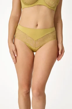 Cueca clássica cintura alta em renda floral