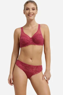 Cueca clássica com renda