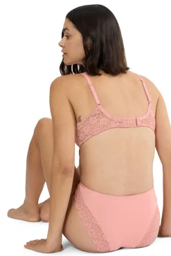 Cueca clássica corte na anca em microfibra