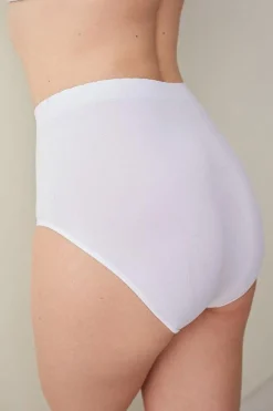 Cueca clássica de cintura alta