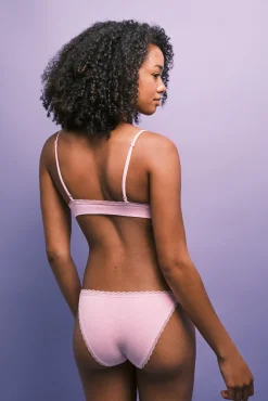 Cueca clássica em pointelle com renda rosa