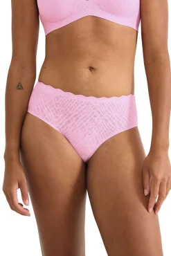 Cueca clássica invisível com renda
