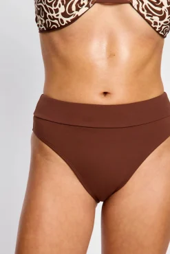 Cueca de biquíni menstrual cintura alta fluxo moderado chocolate
