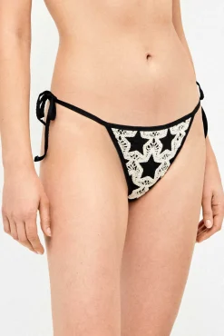 Cueca de biquíni tiras laterais em crochet