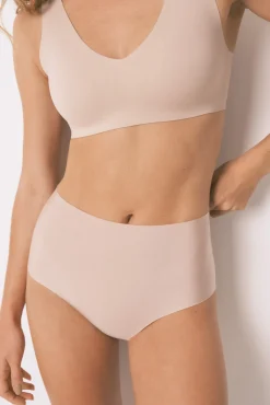 Cueca marrom de corte limpo e cintura alta