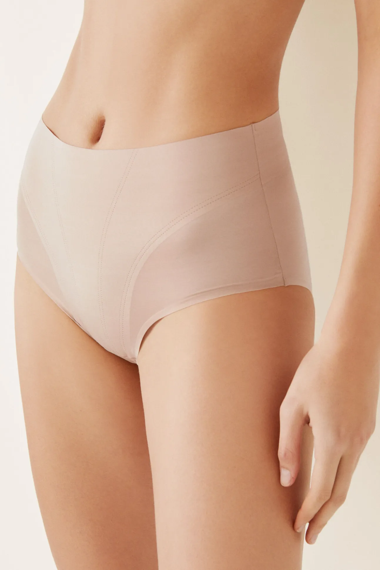 Cueca média modeladora nude