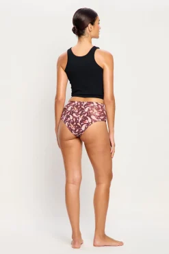 Cueca Menstrual Alta Sem Costura Fluxo Super Vermelho