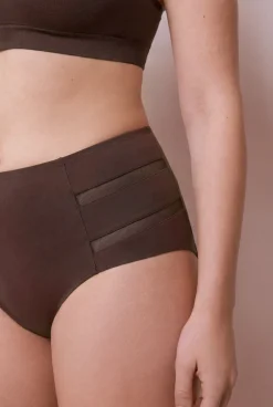Cueca modeladora cintura alta desportiva castanha