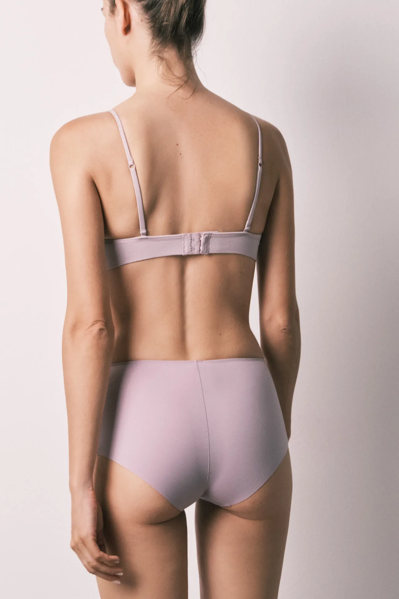 Cueca modeladora cintura alta em mesh lilás