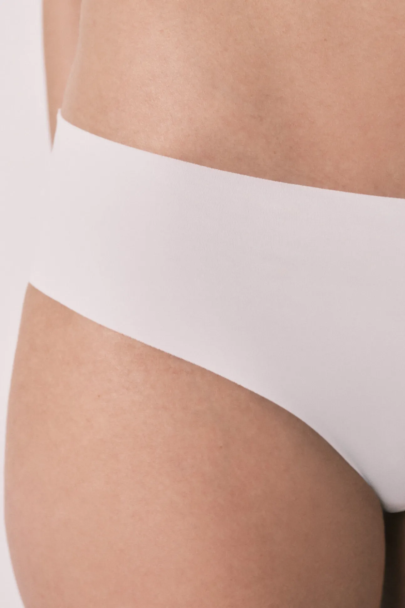Cuecas culotte clean cut em microfibra branca