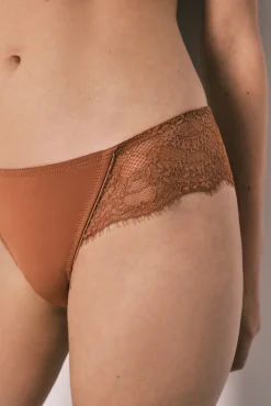 Cuequinha brasileira larga em microfibra e renda marrom