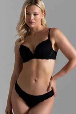 Cuequinha brasileira Perfeita em renda