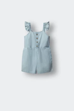 Jardineiras curtas em denim leve para menina