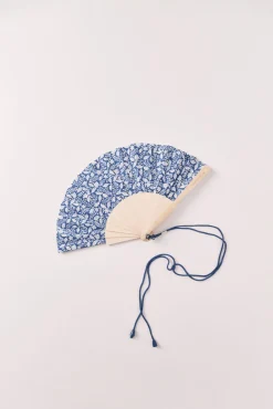 Leque estampado floral azul