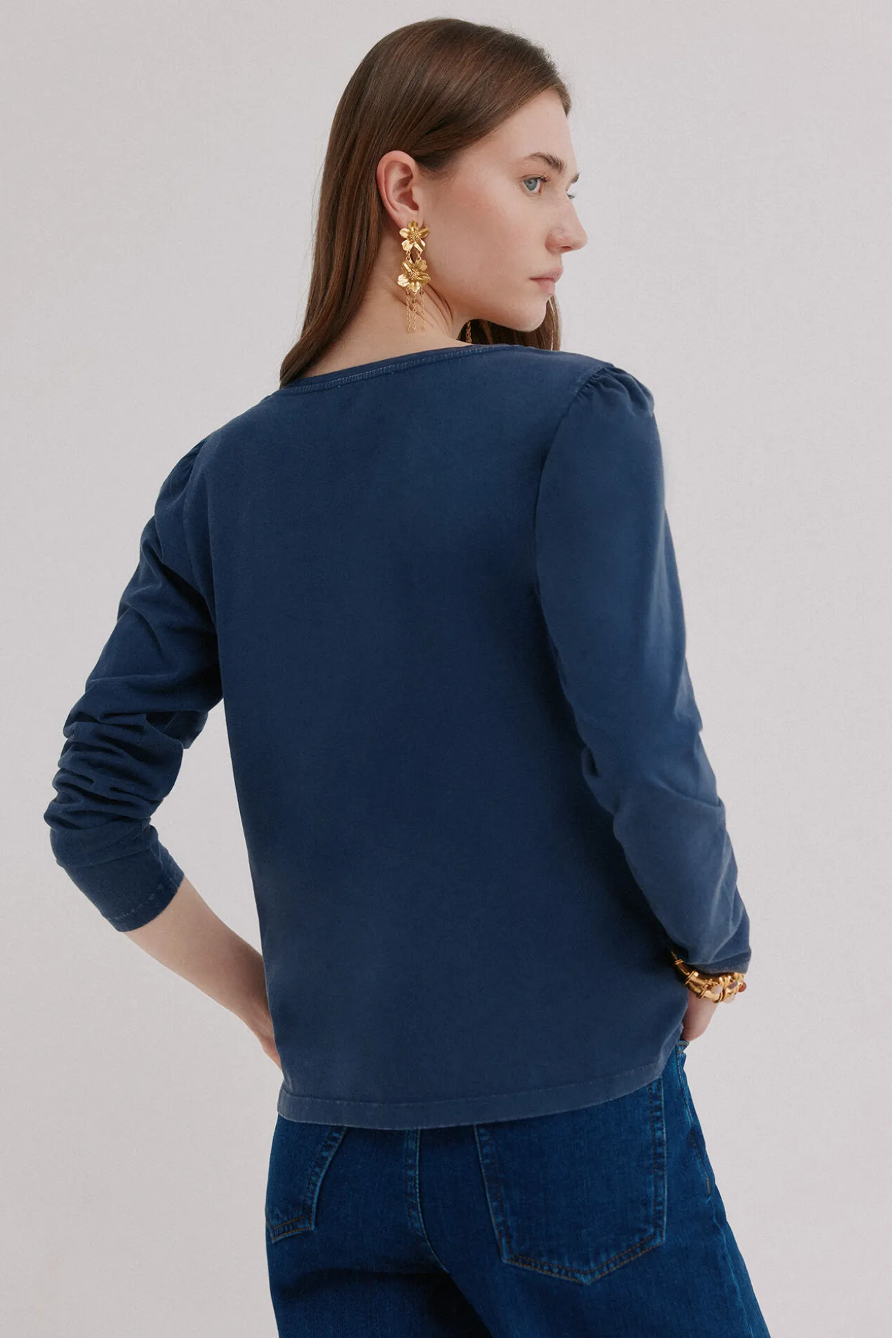 Mabel. T-shirt lavagem desbotada