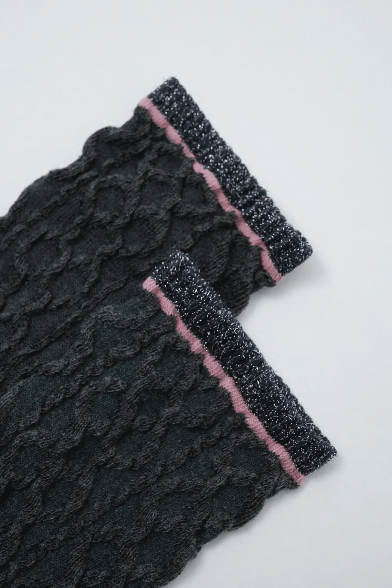 Meias compridas textura lurex cinza