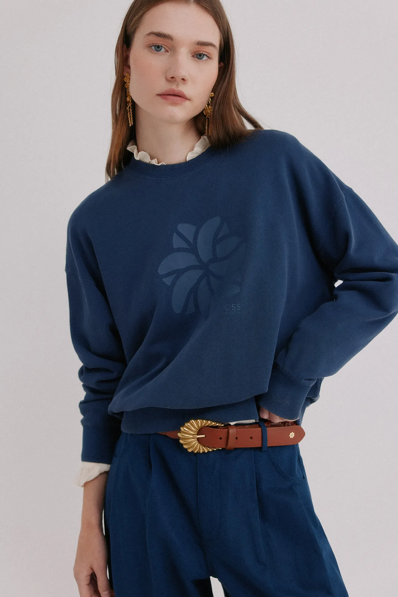 Mónica. Sweatshirt lavada