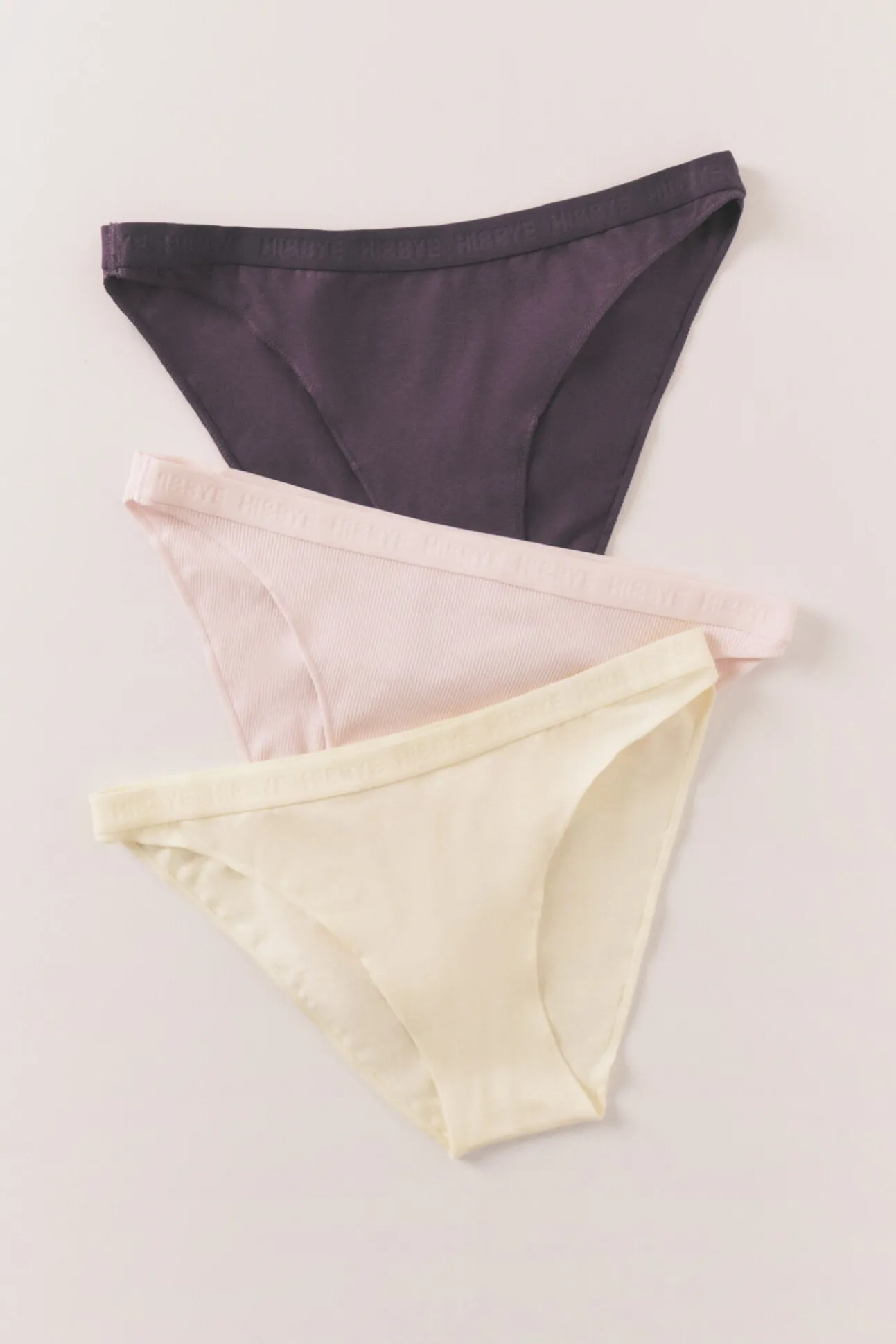Pack de 3 cuecas clássicas roxas, rosas e amarelas