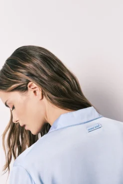 Pijama camiseiro comprido em cetim azul