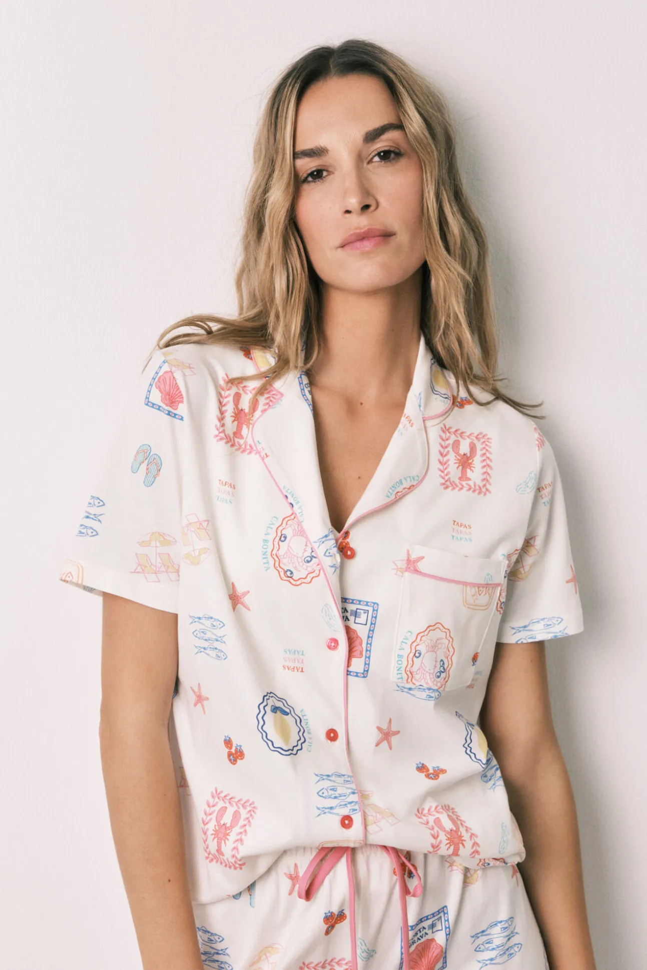 Pijama camiseiro comprido estampado multicolor