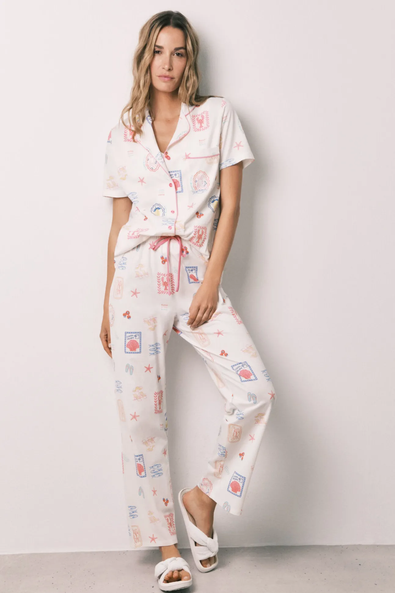 Pijama camiseiro comprido estampado multicolor