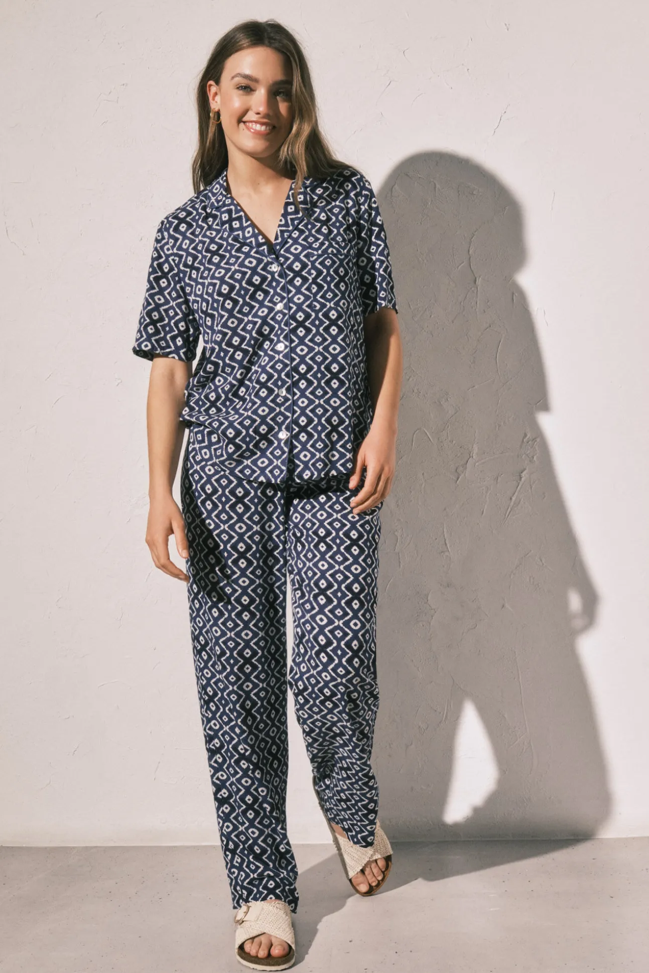 Pijama comprido camiseiro estampado azul