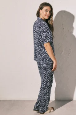 Pijama comprido camiseiro estampado azul