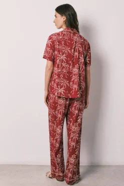 Pijama comprido camiseiro estampado palmeiras