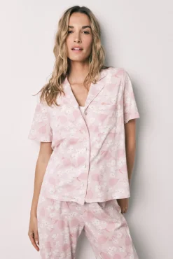 Pijama comprido camiseiro estampado de flores e peras