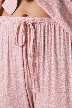 Pijama comprido camiseiro estampado flores