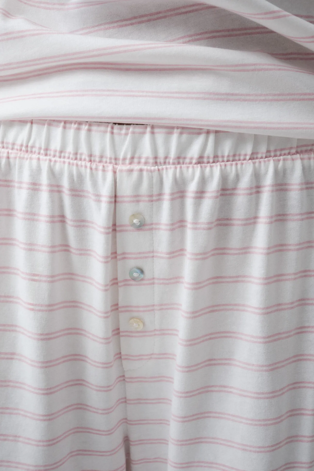 Pijama comprido de manga curta em algodão às riscas