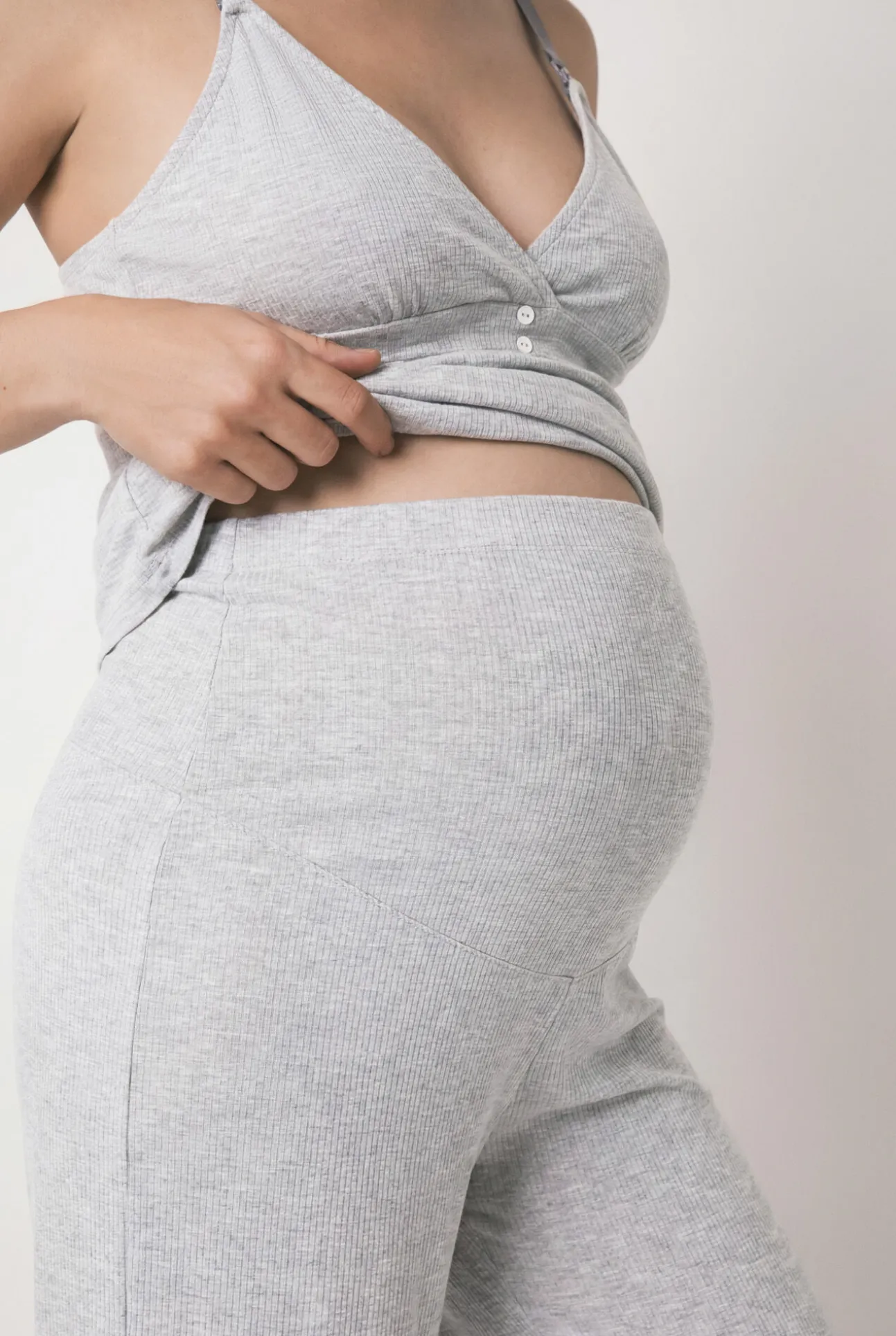Pijama comprido maternity de alças cinza