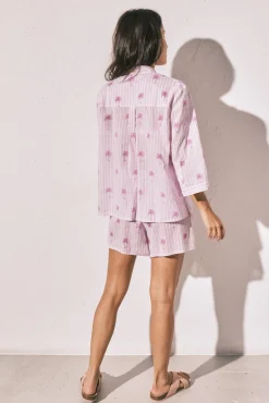 Pijama curto camiseiro de riscas rosa em algodão