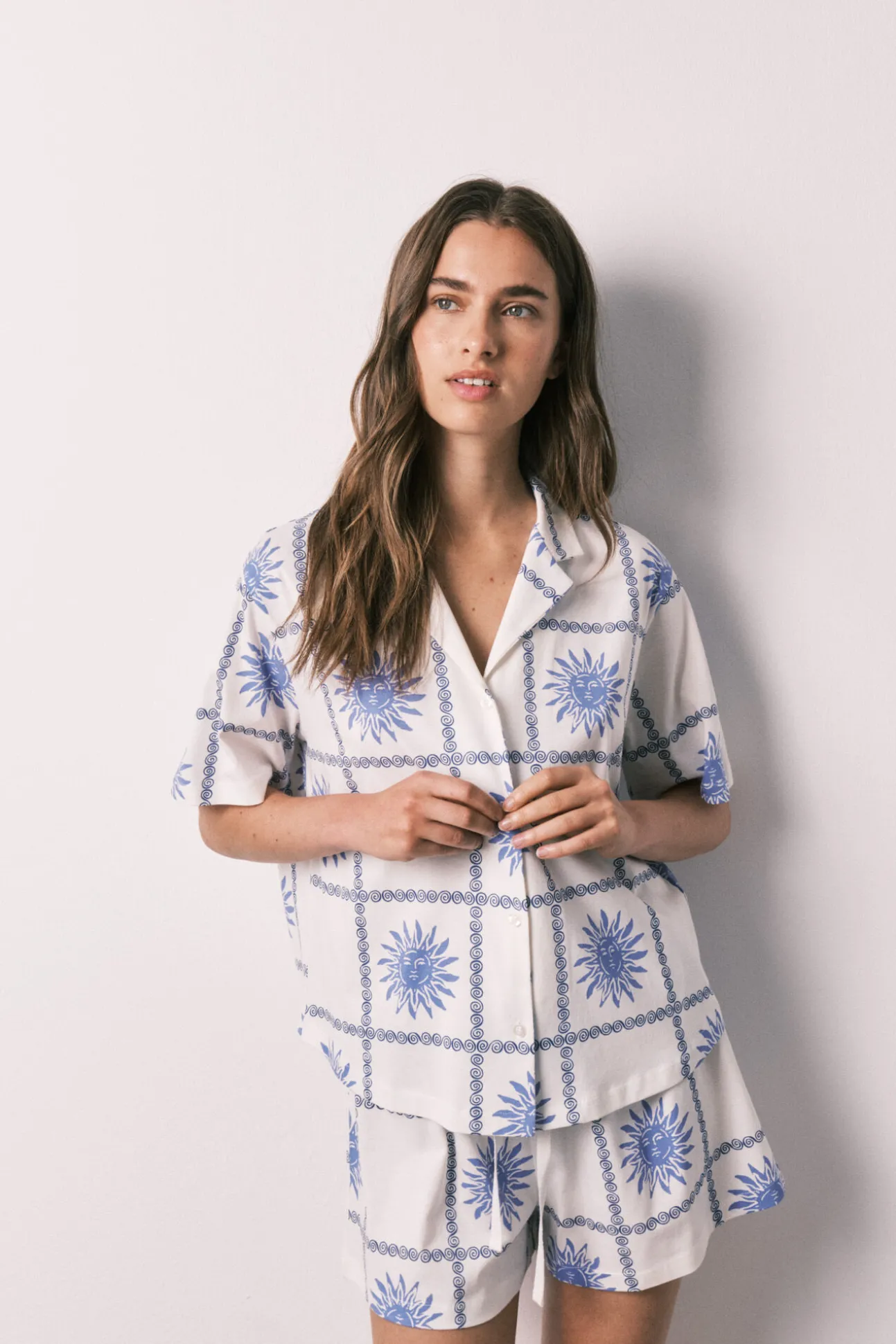 Pijama curto camiseiro em algodão sóis
