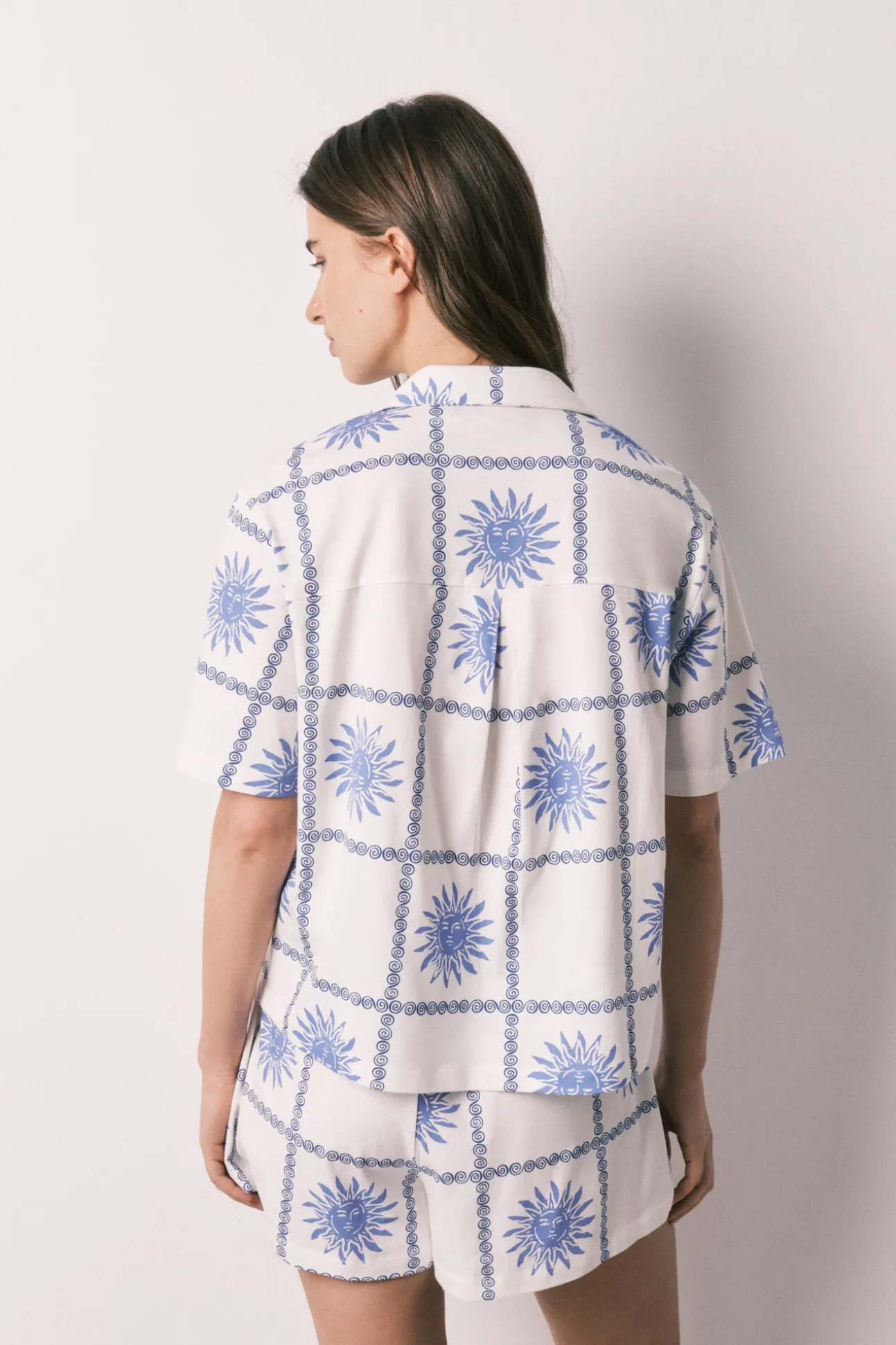 Pijama curto camiseiro em algodão sóis
