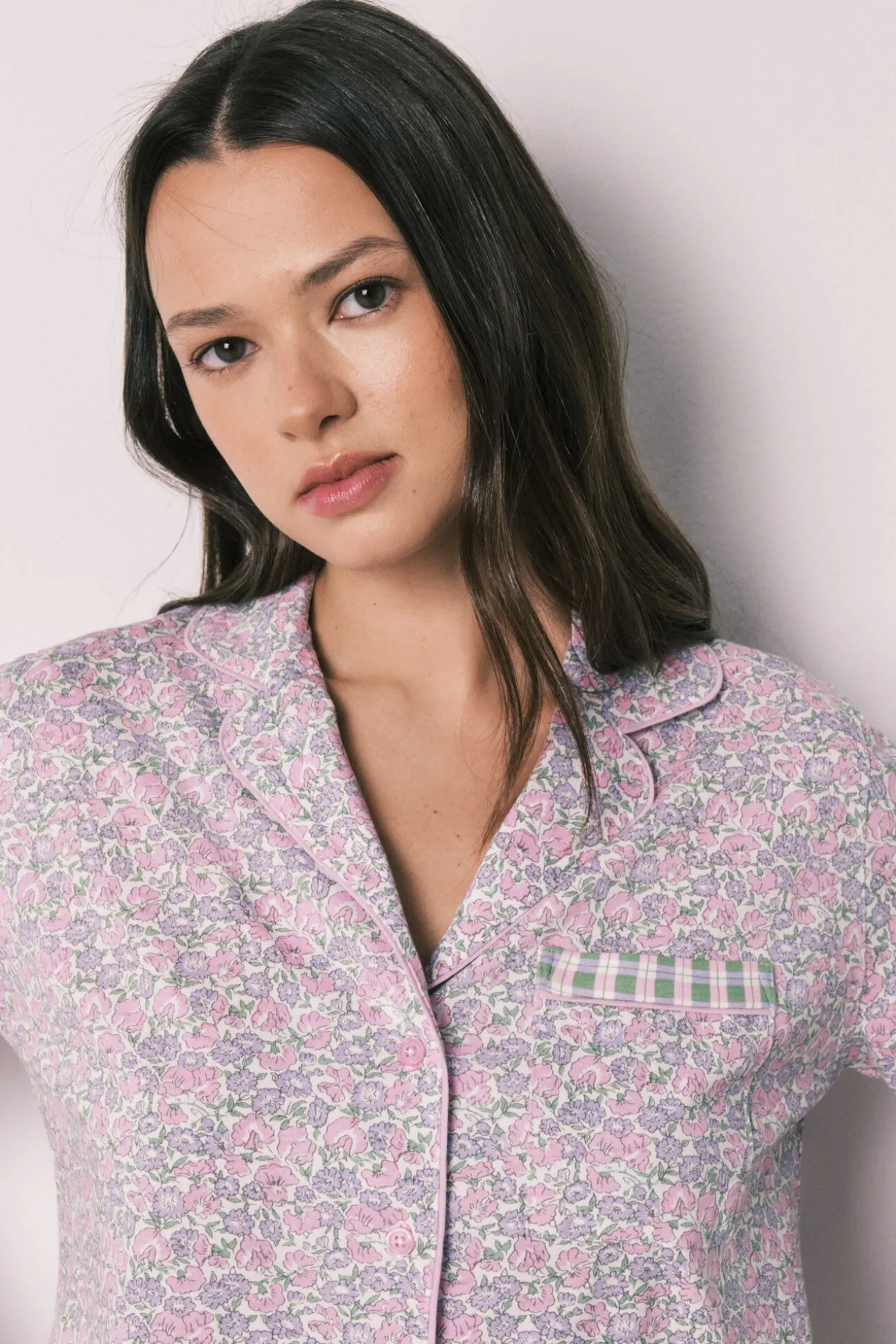 Pijama curto camiseiro em algodão com florzinhas