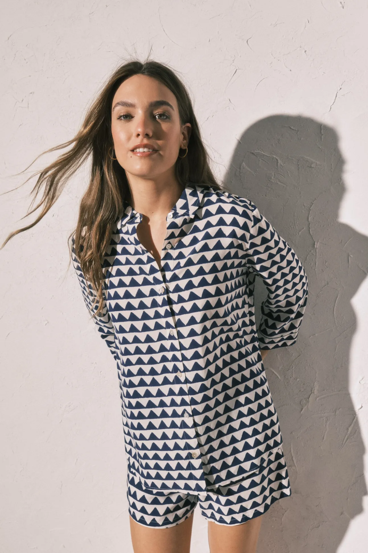 Pijama curto camiseiro estampado geométrico