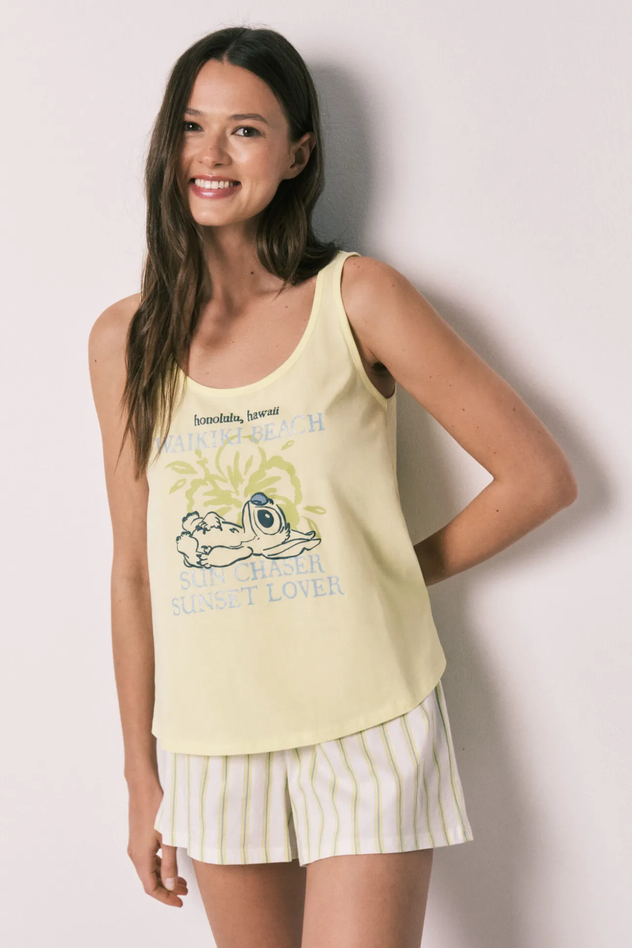 Pijama curto de alças Stitch amarelo