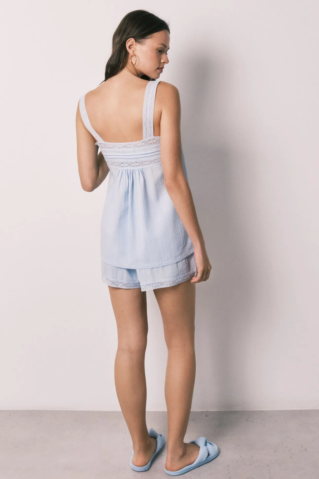 Pijama curto em algodão e renda azul