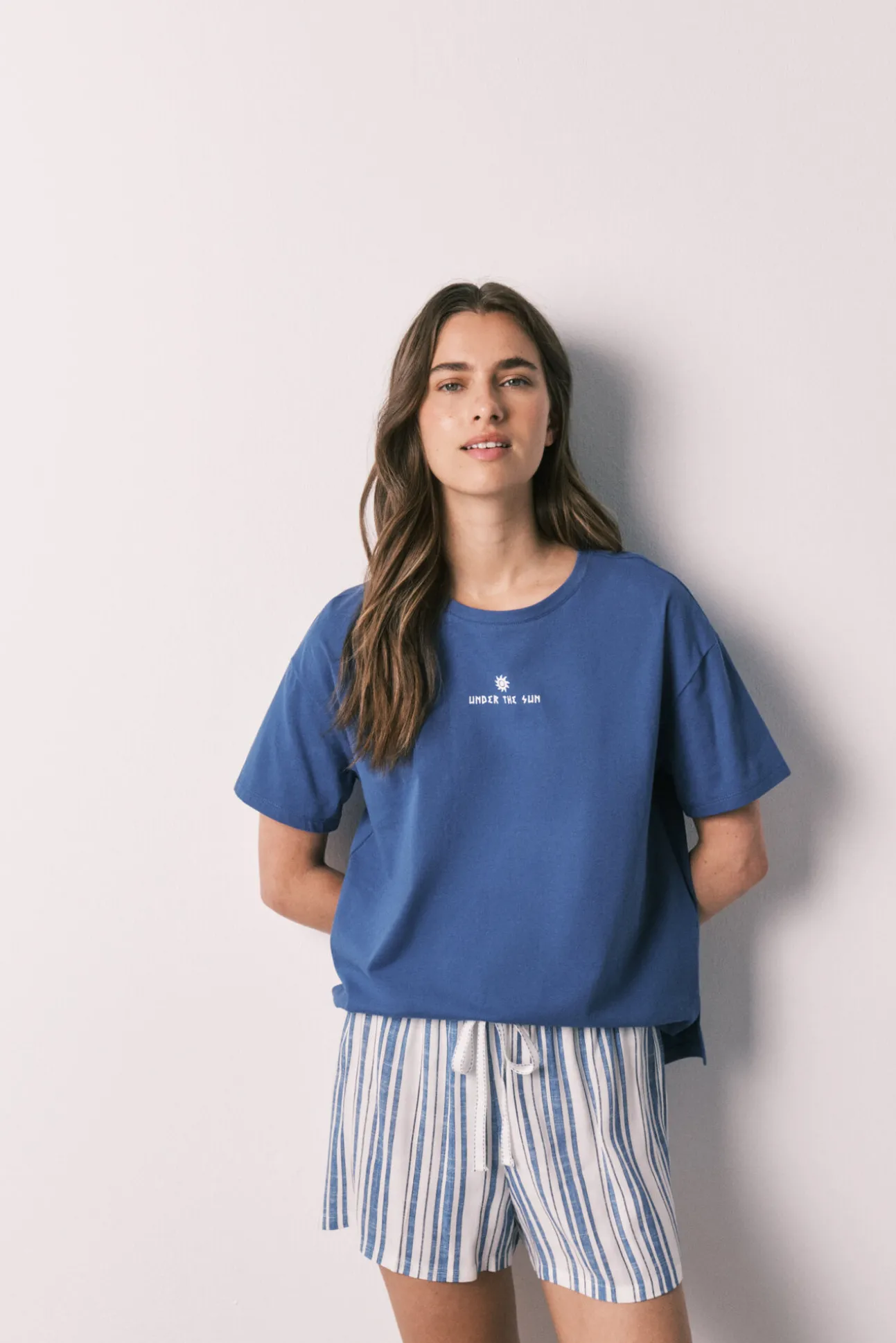 Pijama curto em algodão e viscose às riscas azul