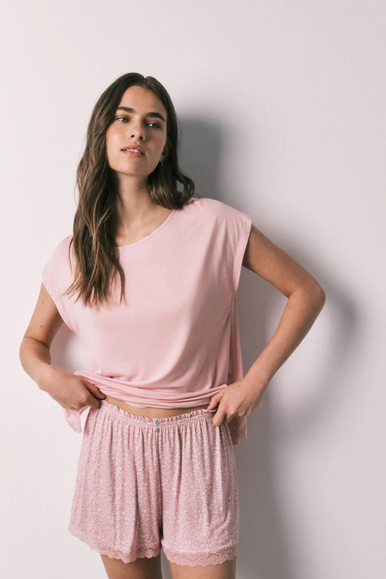 Pijama curto em viscose com estampado animal rosa