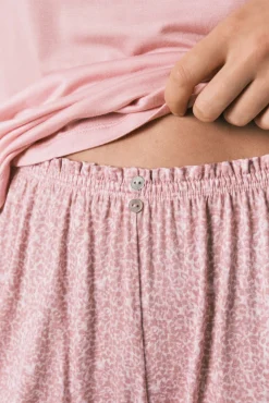 Pijama curto em viscose com estampado animal rosa