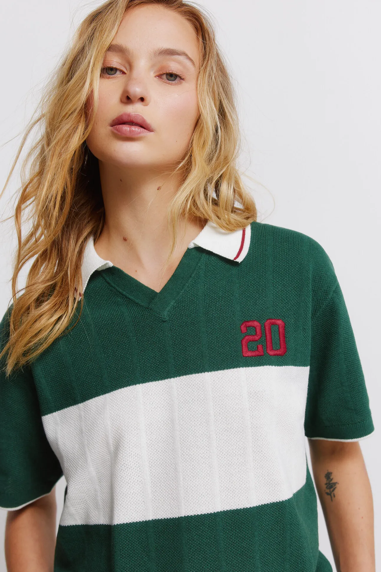 Polo desportivo com contraste