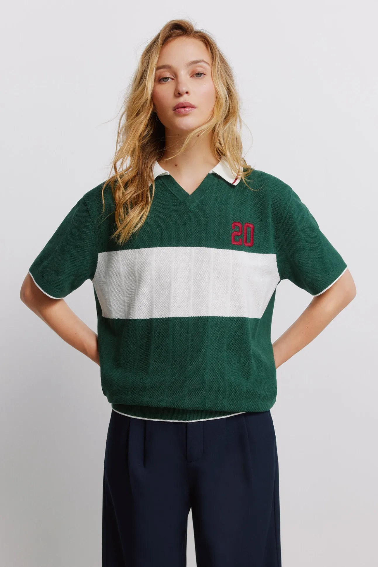 Polo desportivo com contraste