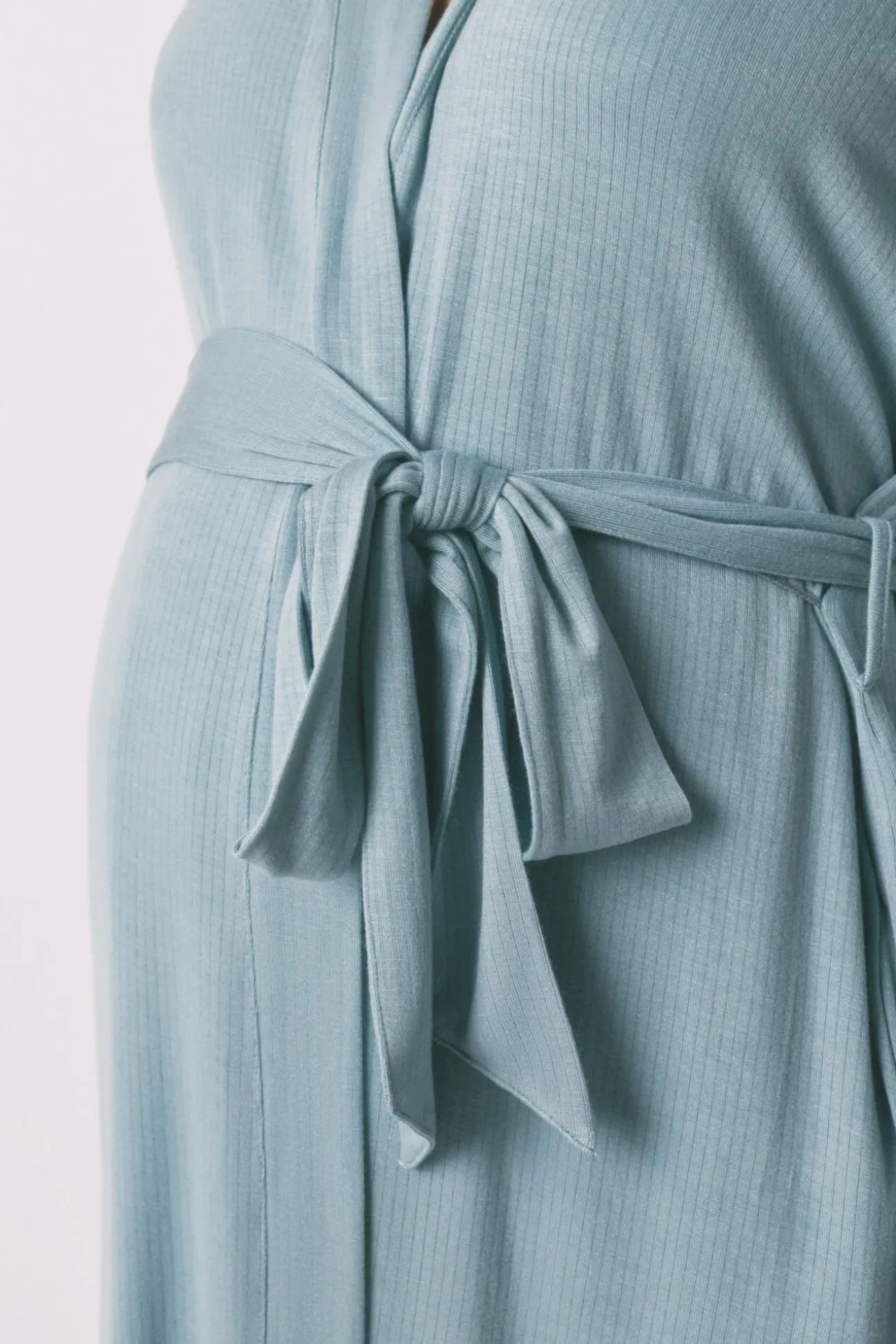 Robe comprida maternity com cinto canelado verde