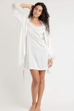 Robe curta plumas marabu luxe noiva